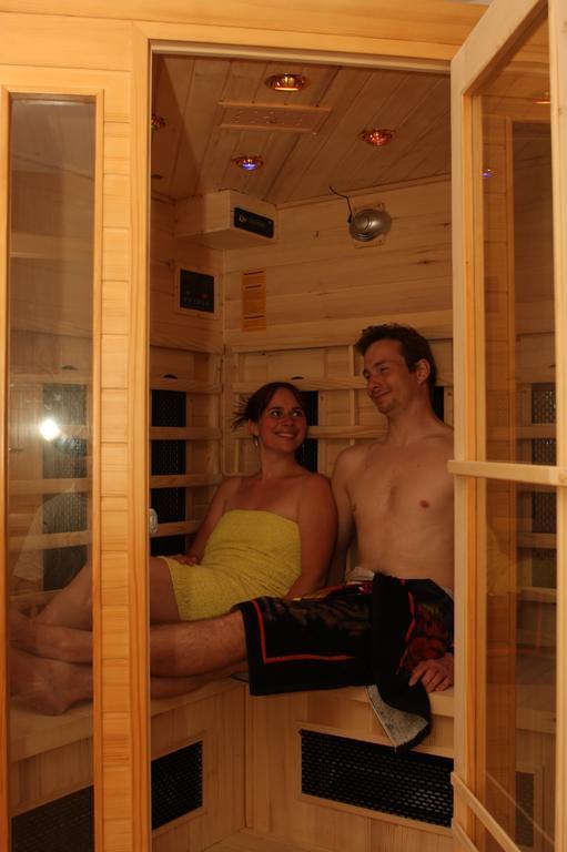 Camping Oase Praha Hotel Zlatníky Buitenkant foto
